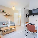 Renovated 1 Bedroom *