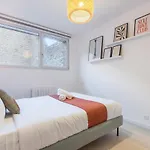 Renovated 1 Bedroom Apartment